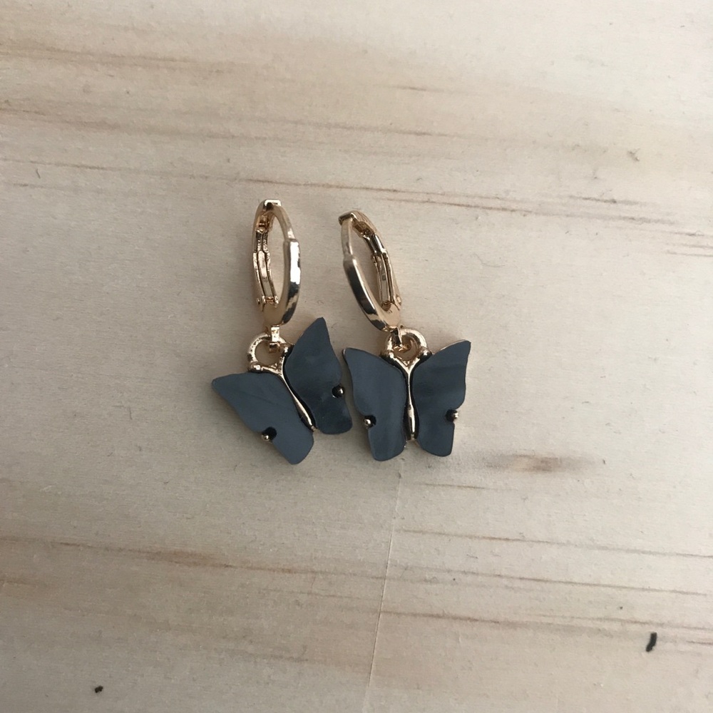 Huggie Earring